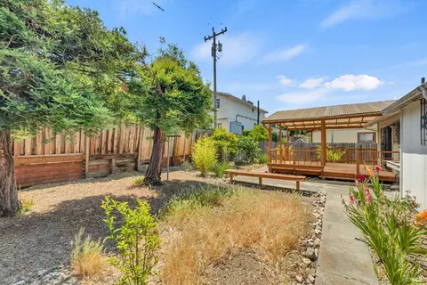 Exterior - 236 Evelyn Cir, Vallejo, CA 94589 photo 4 of 5