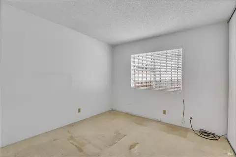 Bedroom - 236 Evelyn Cir, Vallejo, CA 94589 photo 4 of 4