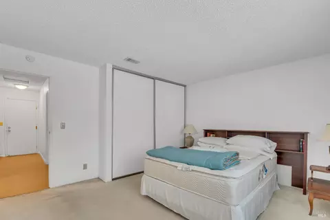 Bedroom - 236 Evelyn Cir, Vallejo, CA 94589 photo 2 of 4