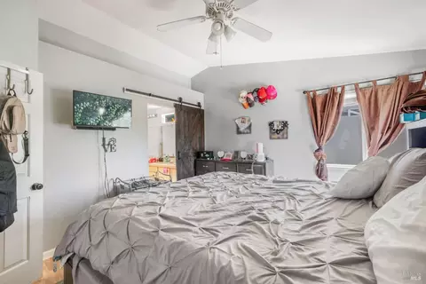 565 Edenderry Dr, Vacaville, CA 95688 photo 30