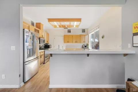 565 Edenderry Dr, Vacaville, CA 95688 photo 11