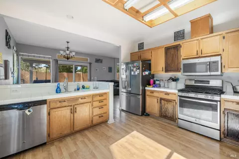 565 Edenderry Dr, Vacaville, CA 95688 photo 14