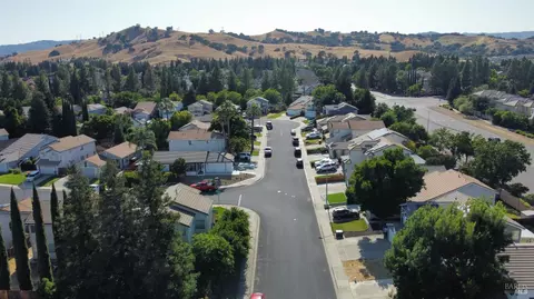 565 Edenderry Dr, Vacaville, CA 95688 photo 43