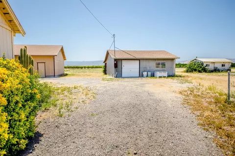 Exterior - 8901 Boyce Rd, Winters, CA 95694 photo 11 of 16
