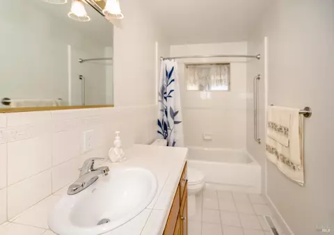 Bath - 8901 Boyce Rd, Winters, CA 95694 photo 1 of 5