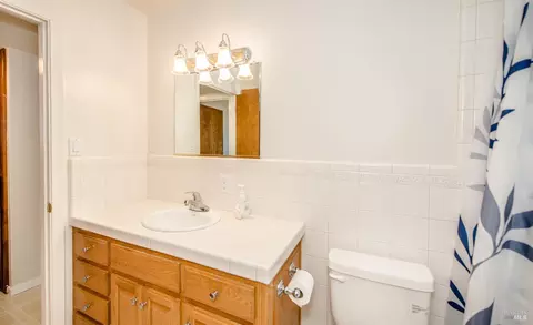 Bath - 8901 Boyce Rd, Winters, CA 95694 photo 2 of 5