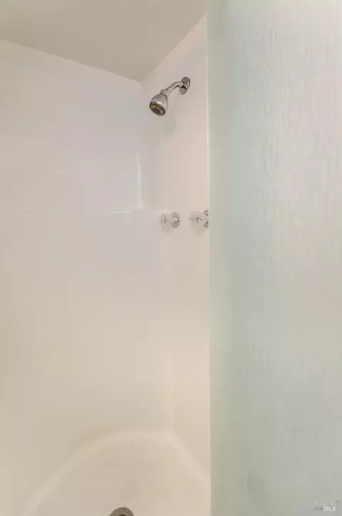 Bath - 8901 Boyce Rd, Winters, CA 95694 photo 4 of 5