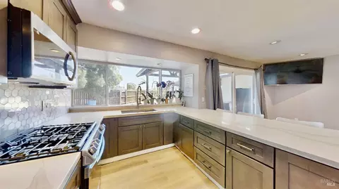 Kitchen - 2144 Still Ct, Fairfield, CA 94533 photo 2 of 6