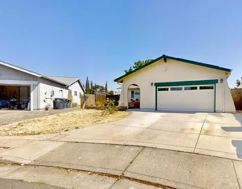 Exterior - 2144 Still Ct, Fairfield, CA 94533 photo 4 of 19