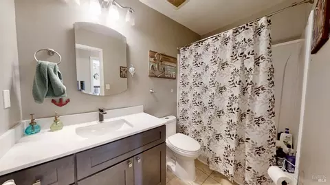 Bath - 2144 Still Ct, Fairfield, CA 94533 photo 3 of 5