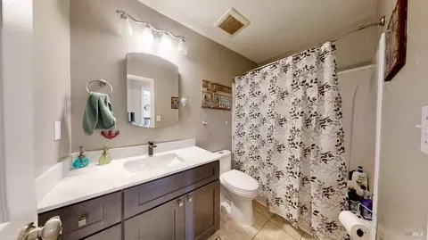 Bath - 2144 Still Ct, Fairfield, CA 94533 photo 1 of 5