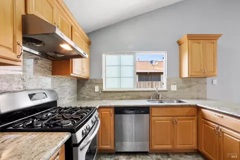 Kitchen - 793 Springfield, Vallejo, CA 94589 photo 3 of 5