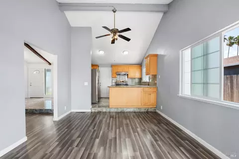 Living - 793 Springfield, Vallejo, CA 94589 photo 9 of 10