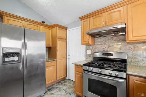 Kitchen - 793 Springfield, Vallejo, CA 94589 photo 4 of 5