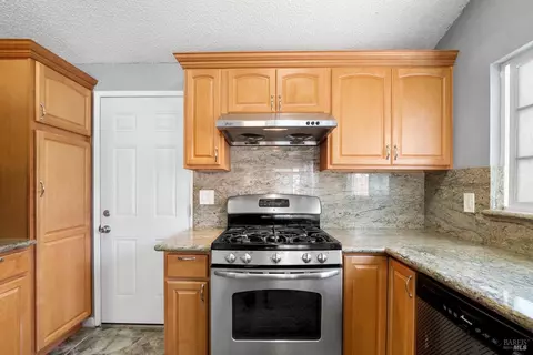 Kitchen - 793 Springfield, Vallejo, CA 94589 photo 5 of 5