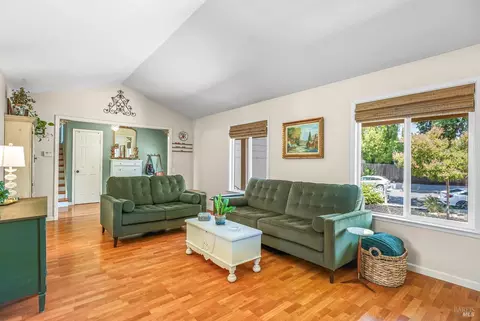 Other - 348 Evergreen Dr, Vacaville, CA 95688 photo 3 of 11