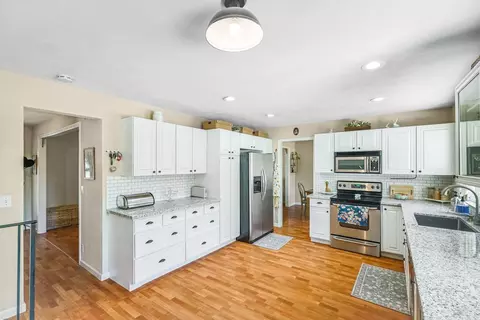 Kitchen - 348 Evergreen Dr, Vacaville, CA 95688 photo 2 of 4