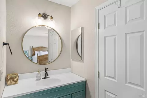 Bath - 348 Evergreen Dr, Vacaville, CA 95688 photo 4 of 5