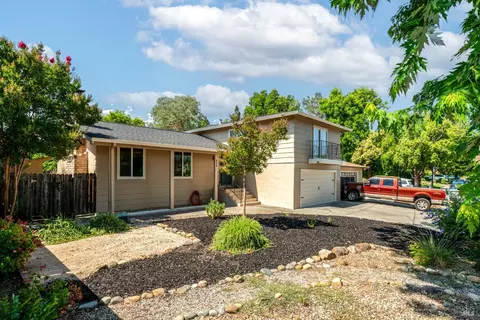 Exterior - 348 Evergreen Dr, Vacaville, CA 95688 photo 2 of 16