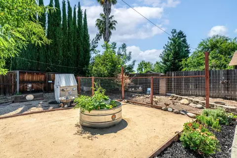 Exterior - 348 Evergreen Dr, Vacaville, CA 95688 photo 4 of 16