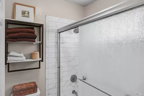 Bath - 348 Evergreen Dr, Vacaville, CA 95688 photo 3 of 5
