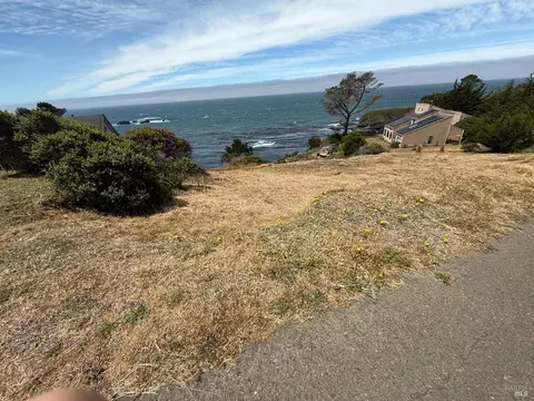 38640 Coral Ct, Gualala, CA 95445