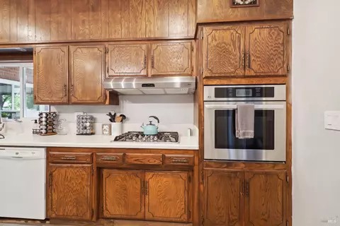 Kitchen - 9192 Boyce Rd, Winters, CA 95694 photo 5 of 6