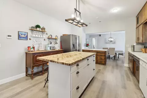 Kitchen - 9192 Boyce Rd, Winters, CA 95694 photo 3 of 6