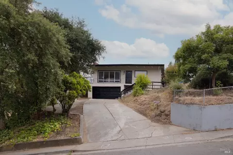 247 Coughlan St, Vallejo, CA 94590 photo 2