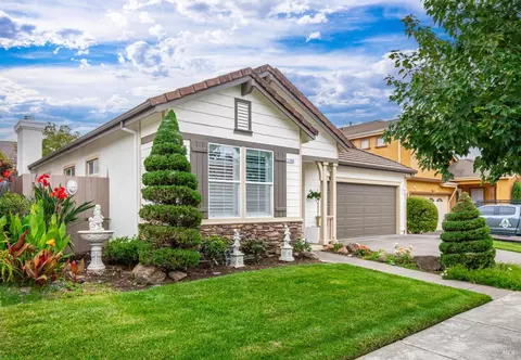 Exterior - 1266 Eagle Dr, Windsor, CA 95492 photo 9 of 21