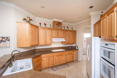 Kitchen - 1266 Eagle Dr, Windsor, CA 95492 photo 5 of 8