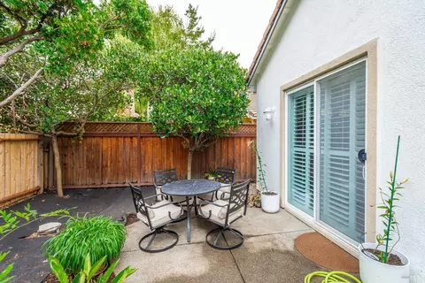Exterior - 1266 Eagle Dr, Windsor, CA 95492 photo 18 of 21