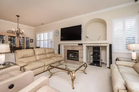 Living - 1266 Eagle Dr, Windsor, CA 95492 photo 4 of 7