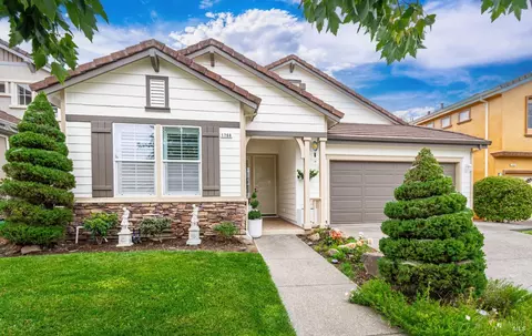 Exterior - 1266 Eagle Dr, Windsor, CA 95492 photo 2 of 21