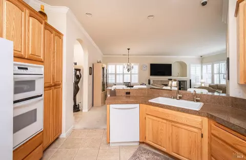 Kitchen - 1266 Eagle Dr, Windsor, CA 95492 photo 7 of 8