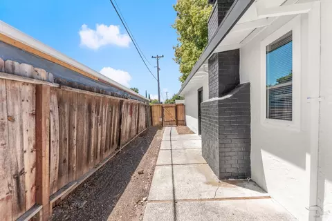 Exterior - 324 San Andreas St, Fairfield, CA 94533 photo 6 of 9