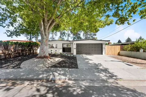 Exterior - 324 San Andreas St, Fairfield, CA 94533 photo 4 of 9