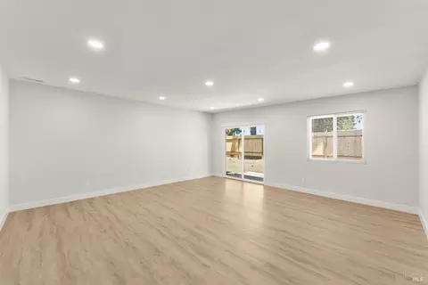 Living - 324 San Andreas St, Fairfield, CA 94533 photo 7 of 7
