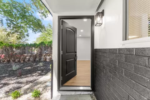 Entry Way - 324 San Andreas St, Fairfield, CA 94533 photo 1 of 1
