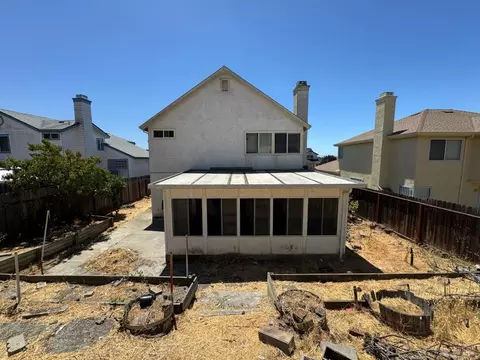 1466 Gateway Dr, Vallejo, CA 94589 photo 2