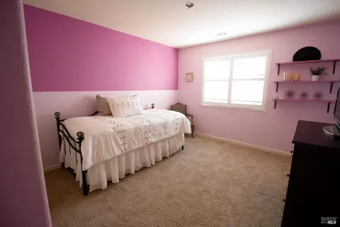 Bedroom - 325 Marshall Rd, Vacaville, CA 95687 photo 3 of 7