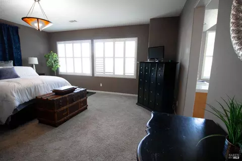 Bedroom - 325 Marshall Rd, Vacaville, CA 95687 photo 2 of 7