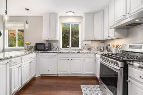 Kitchen - 100 Bear Cove Ct, Vallejo, CA 94591 photo 2 of 3