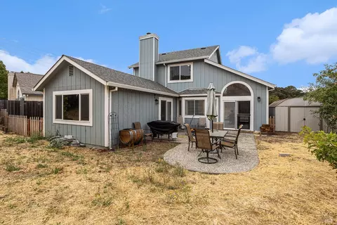 Exterior - 100 Bear Cove Ct, Vallejo, CA 94591 photo 7 of 9