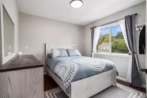 Bedroom - 100 Bear Cove Ct, Vallejo, CA 94591 photo 2 of 2