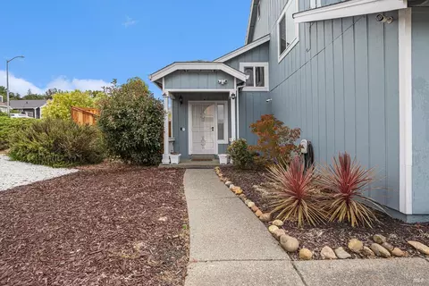 Exterior - 100 Bear Cove Ct, Vallejo, CA 94591 photo 5 of 9