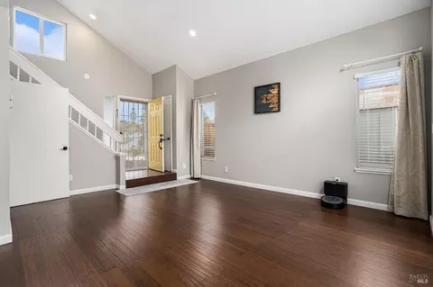 Entry Way - 100 Bear Cove Ct, Vallejo, CA 94591 photo 2 of 2
