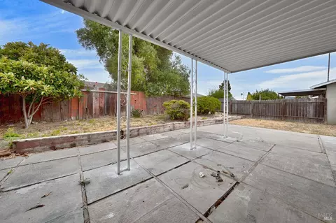Exterior - 140 Boggs Ct, Vallejo, CA 94589 photo 5 of 12