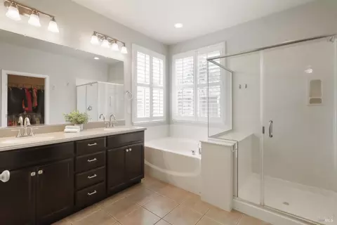 Bath - 1105 Bello Dr, Dixon, CA 95620 photo 2 of 6