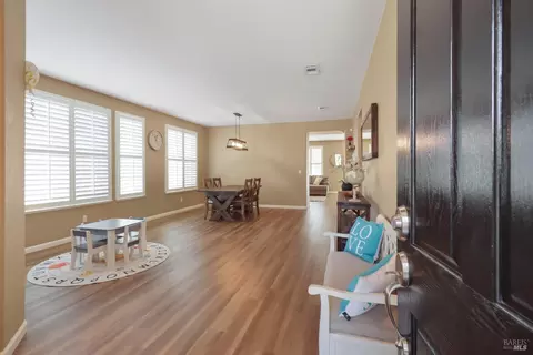 Entry Way - 1105 Bello Dr, Dixon, CA 95620 photo 1 of 6